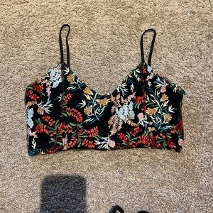 Urban Outfitters crop Top size M